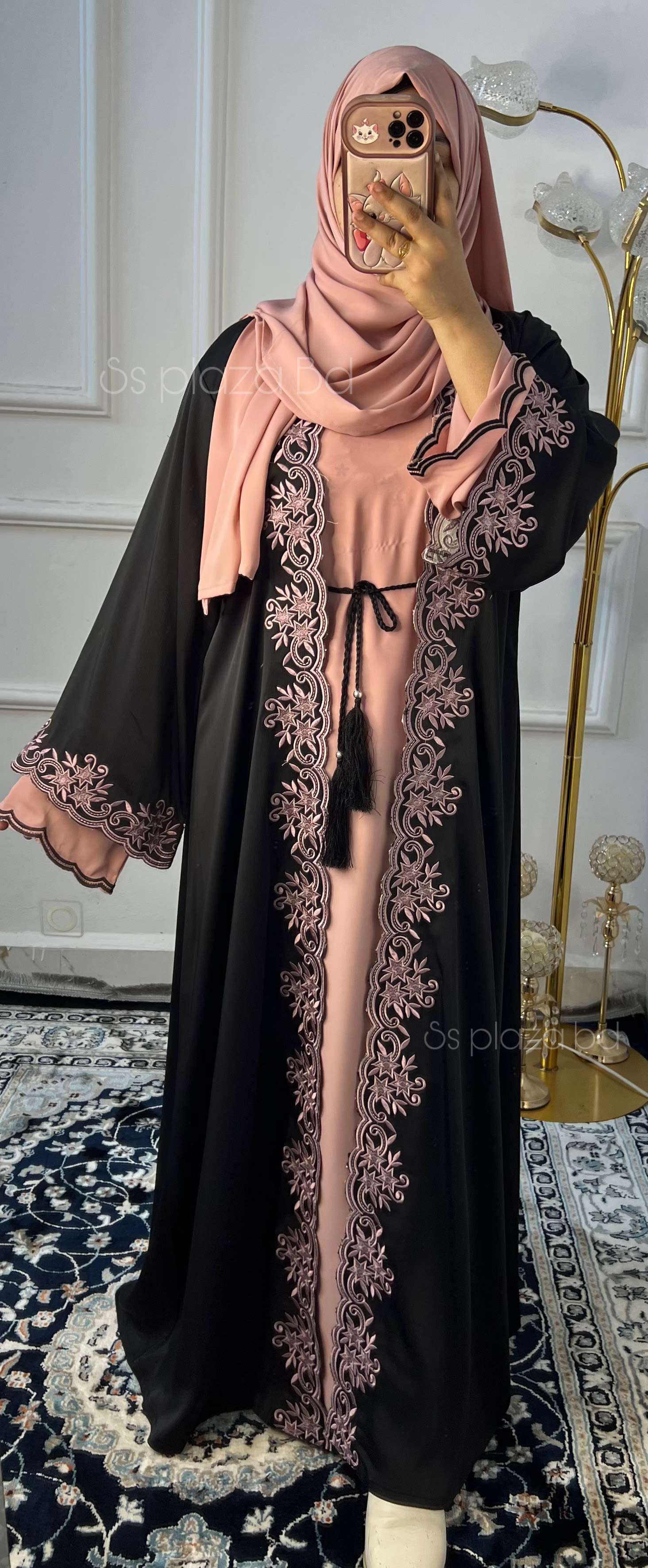 Abaya Nusaiba