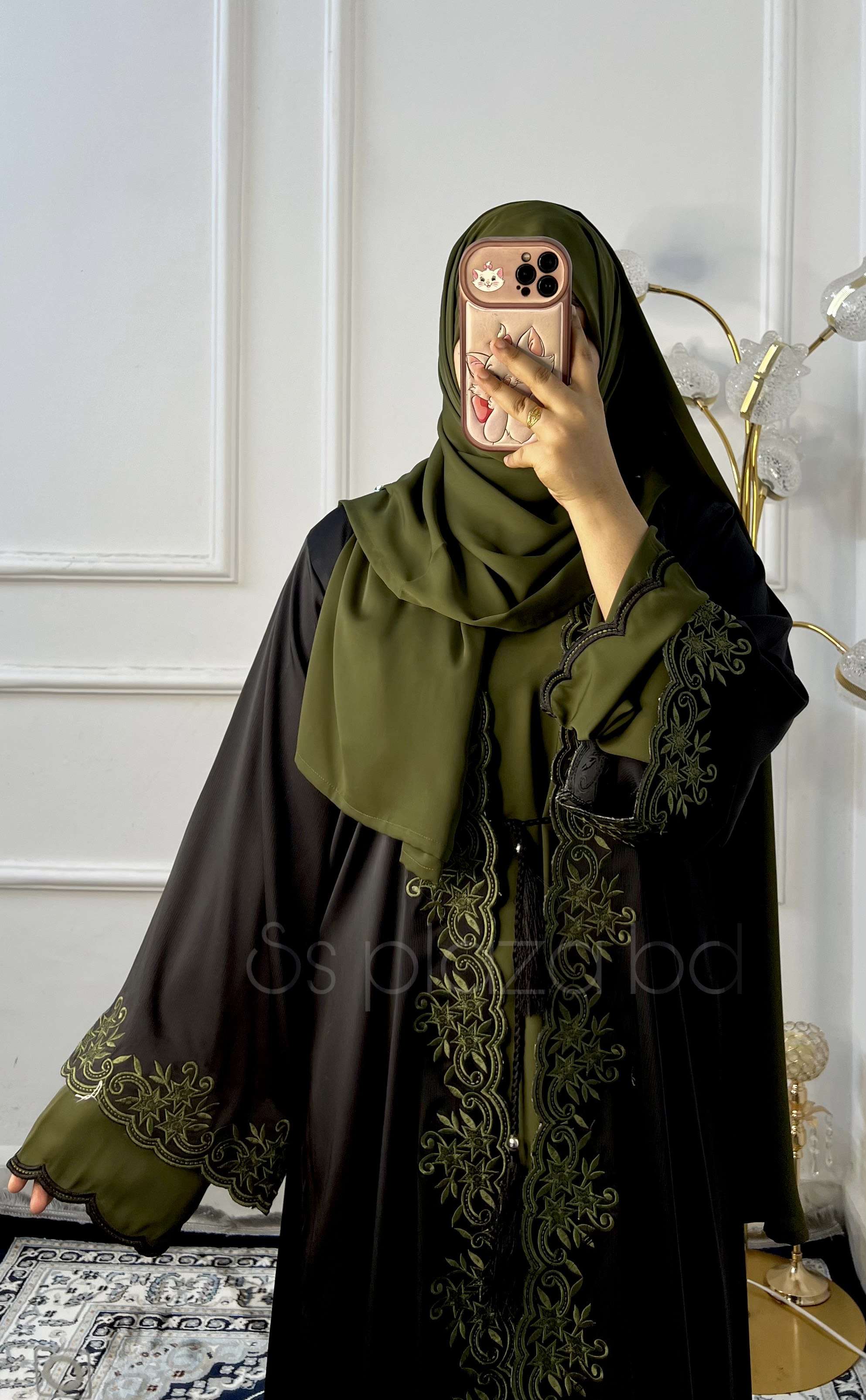 Abaya Nusaiba