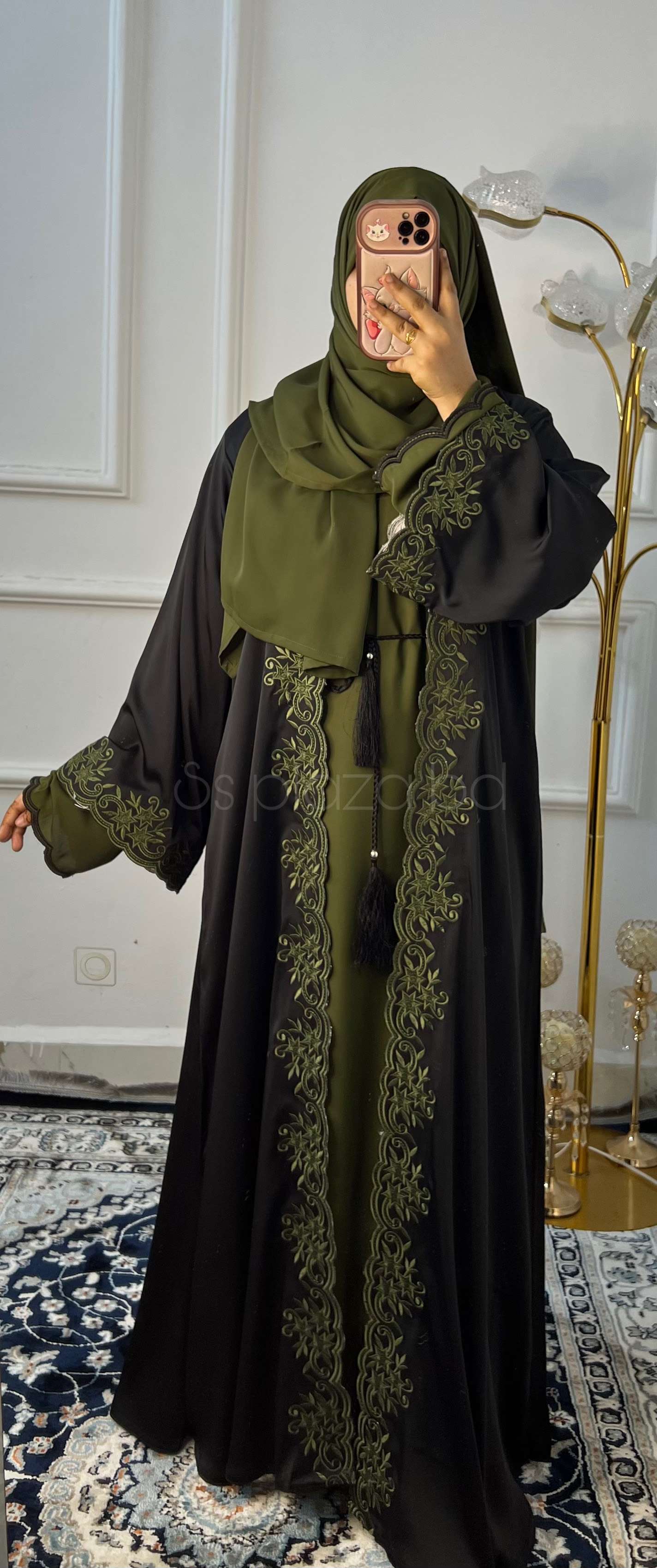 Abaya Nusaiba