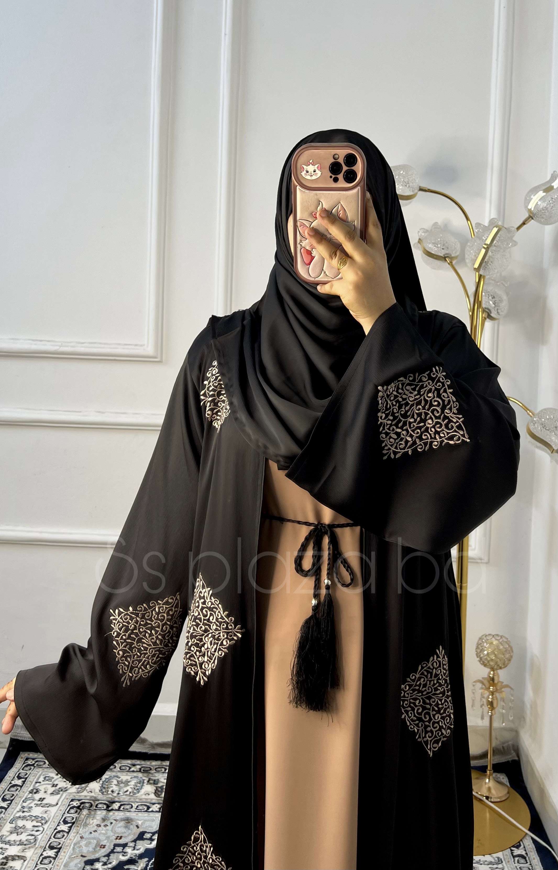 Abaya e Nuha